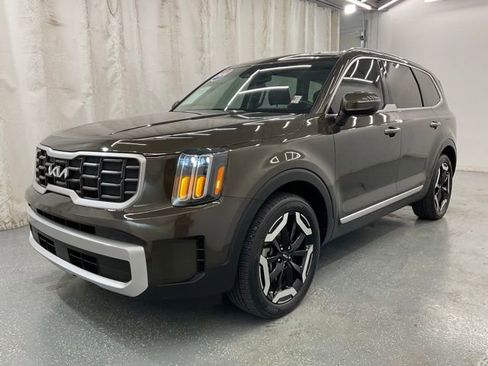 Used 2024 Kia Telluride S w/ S Sunroof Package FWD image 4