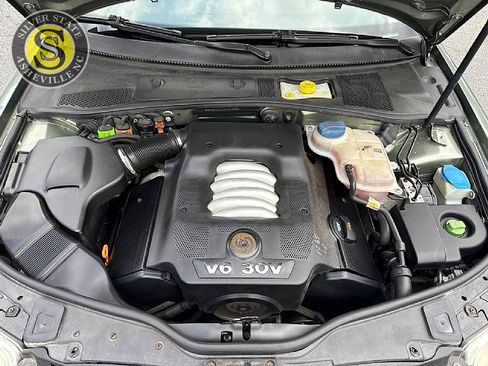 Used 2003 Volkswagen Passat GLX image 24