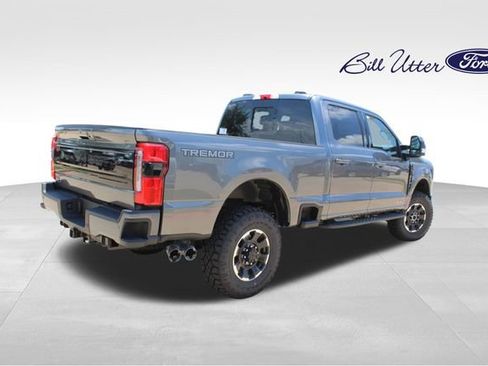 New 2026 Ford F250 Platinum w/ Tremor Off-Road Package AWD/4WD image 3