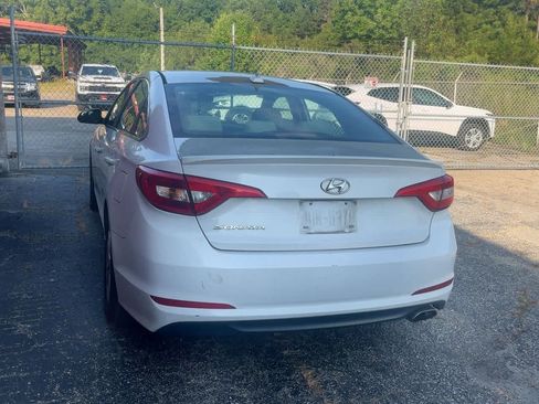 Used 2015 Hyundai Sonata SE FWD image 6