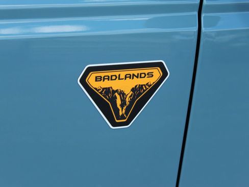 Used 2023 Ford Bronco Badlands AWD/4WD image 3