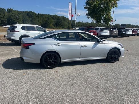 Used 2024 Nissan Altima 2.5 SR image 5