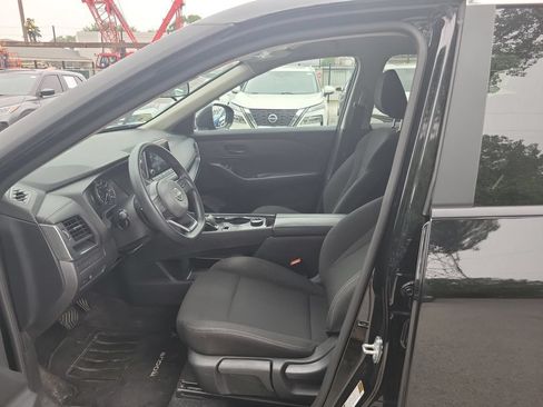 Used 2024 Nissan Rogue S AWD/4WD image 15