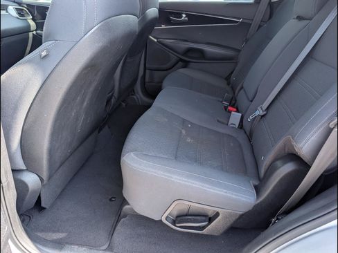 Used 2018 Kia Sorento L FWD image 12
