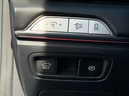 Used 2025 Genesis GV80 2.5T image 34