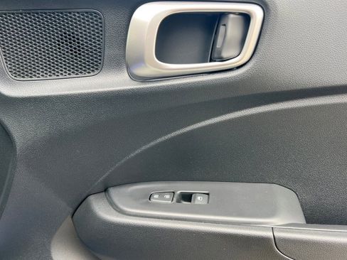 New 2025 Hyundai Venue SEL image 20