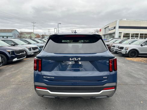 New 2026 Kia Sorento S image 6