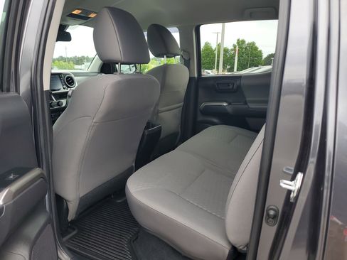 Used 2022 Toyota Tacoma SR5 w/ Technology Package RWD image 13