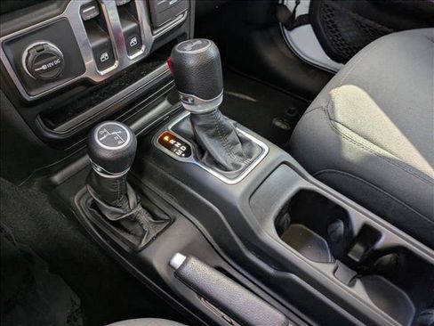 Used 2022 Jeep Wrangler Sport AWD/4WD image 12