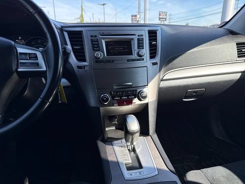 Used 2014 Subaru Outback 2.5i Premium w/ Moonroof Package AWD/4WD image 21