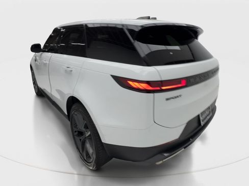 Used 2025 Land Rover Range Rover Sport SE AWD/4WD image 10