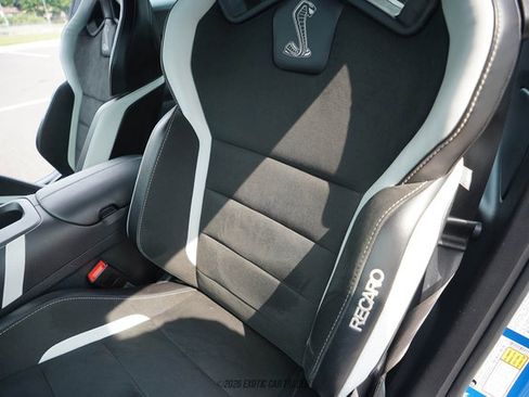 Used 2021 Ford Mustang Shelby GT500 w/ Carbon Fiber Track Pack RWD image 31