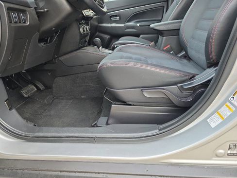 Used 2024 Mitsubishi Outlander Sport SE image 19