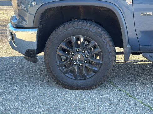 Certified 2025 Chevrolet Silverado 2500 LT w/ Convenience Package image 9