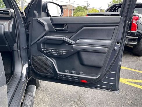 Used 2024 Toyota Tacoma SR5 AWD/4WD image 21