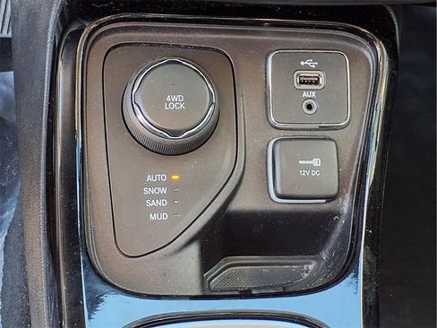 Used 2018 Jeep Compass Limited image 20