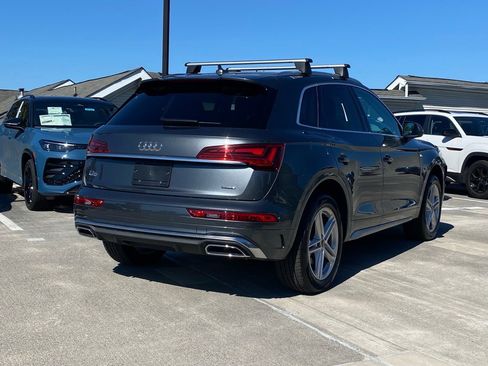 Used 2024 Audi Q5 e Premium Plus w/ Premium Plus Package image 3