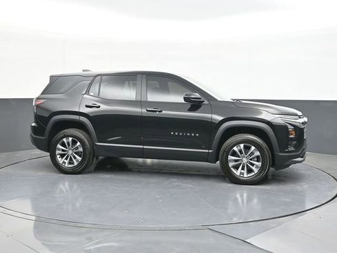 New 2026 Chevrolet Equinox LT FWD image 17