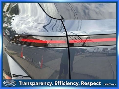 Used 2025 Hyundai Kona Limited AWD/4WD image 9