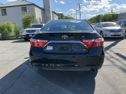 Used 2017 Toyota Camry SE FWD image 6