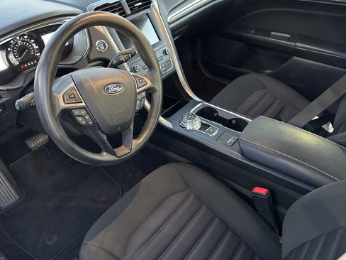 Certified 2019 Ford Fusion SE image 5