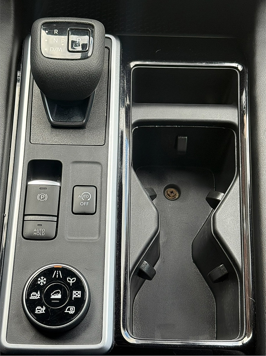Used 2023 Nissan Pathfinder SV AWD/4WD image 16