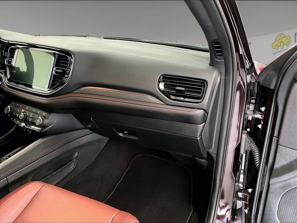 Used 2025 Dodge Durango GT AWD/4WD image 13