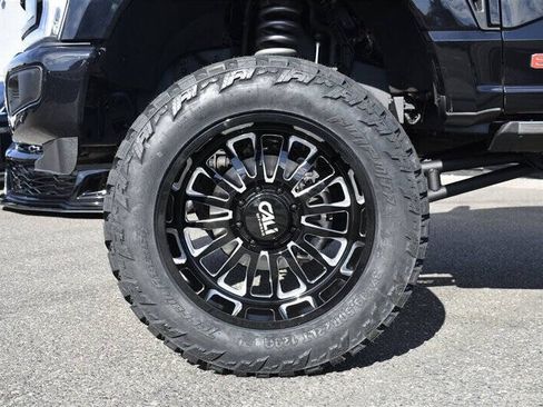 Used 2025 Ford F250 Platinum AWD/4WD image 9