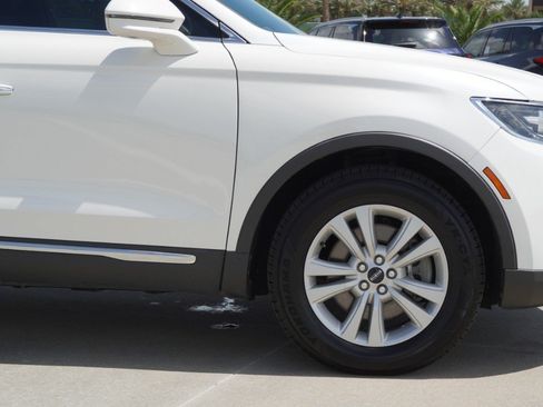 Used 2016 Lincoln MKX Premiere w/ Cargo Accessories Package FWD image 9