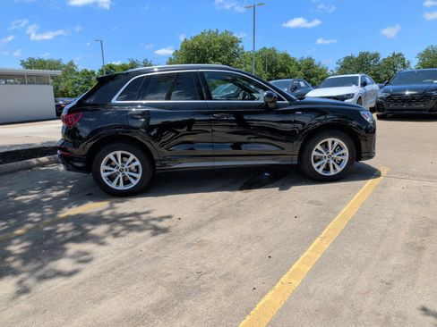 Certified 2025 Audi Q3 2.0T Premium w/ Convenience Package AWD/4WD image 11