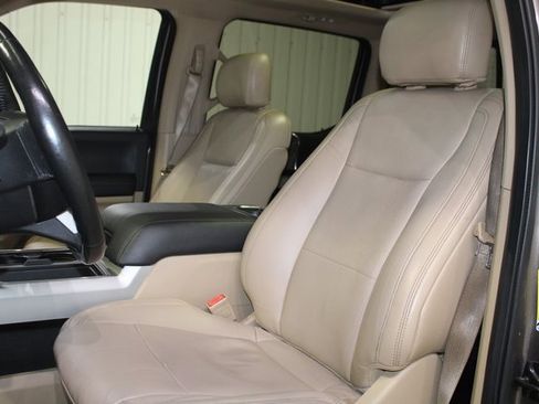 Used 2019 Ford F250 Lariat w/ Chrome Package image 11