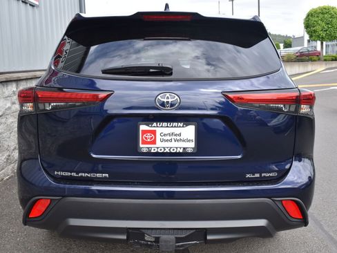 Used 2022 Toyota Highlander XLE AWD/4WD image 6