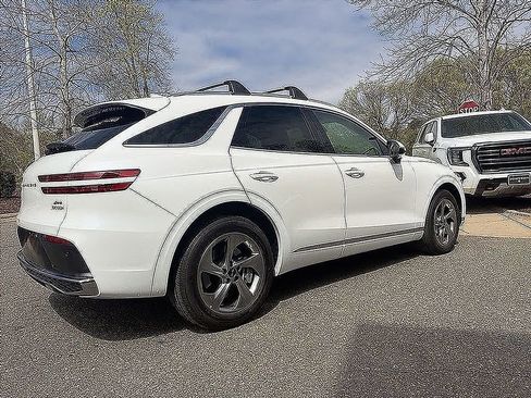 Certified 2026 Genesis GV70 2.5T Select AWD/4WD image 5