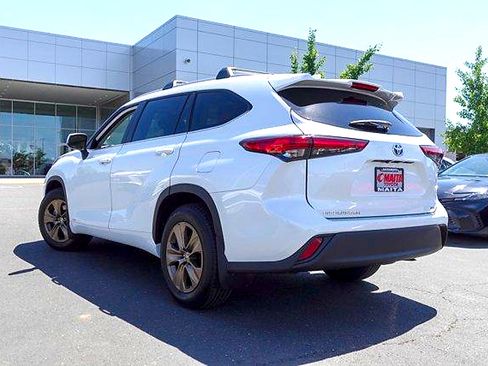 Used 2023 Toyota Highlander Bronze Edition AWD/4WD image 7