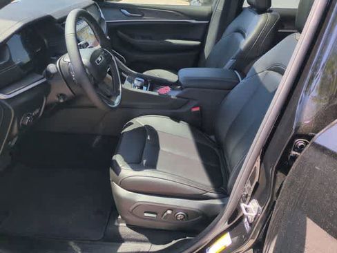 New 2026 Jeep Grand Cherokee L Limited AWD/4WD image 17