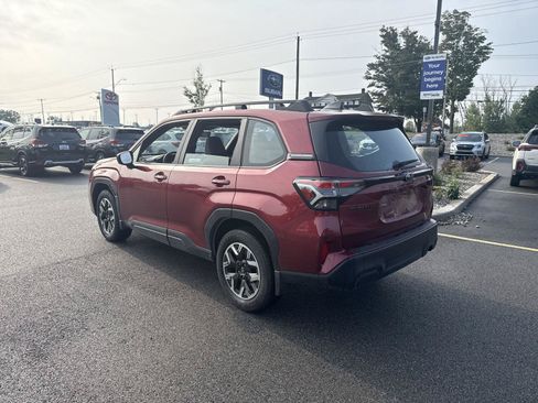 Used 2025 Subaru Forester AWD/4WD image 5