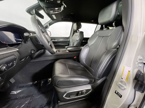 Used 2022 Jeep Wagoneer Series III image 22