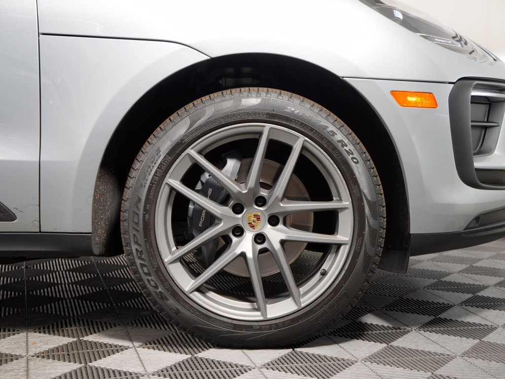 Certified 2023 Porsche Macan Turbo AWD/4WD image 16
