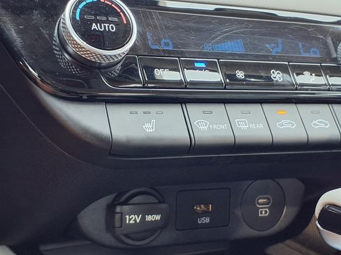Used 2025 Hyundai Elantra Limited FWD image 5