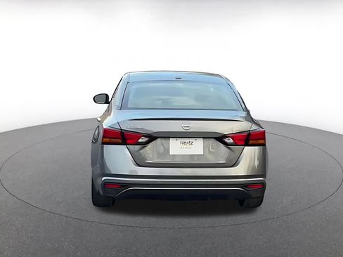 Used 2025 Nissan Altima 2.5 SV image 10