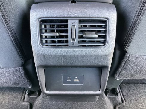 Used 2023 Nissan Rogue SV image 27