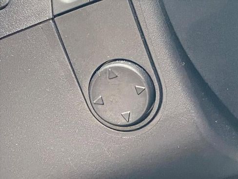 Used 2023 Ford Explorer Platinum w/ Technology Package image 17