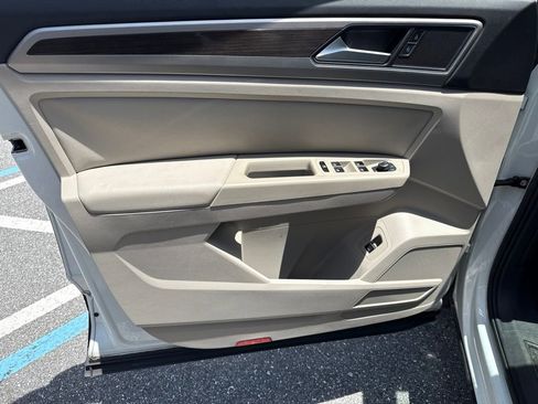 Used 2019 Volkswagen Atlas SEL FWD image 14