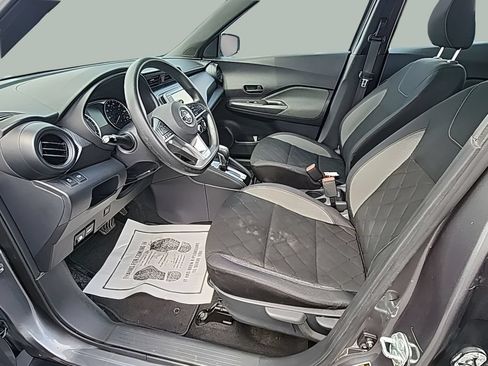 Used 2019 Nissan Kicks S FWD image 23