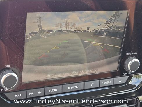 Used 2022 Nissan Pathfinder SV image 28