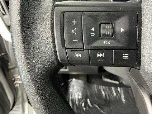 Used 2025 Nissan Rogue S image 9