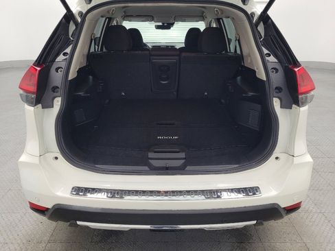 Used 2019 Nissan Rogue SV image 29