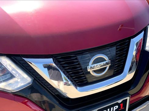 Used 2017 Nissan Rogue SL w/ SL Premium Package FWD image 29
