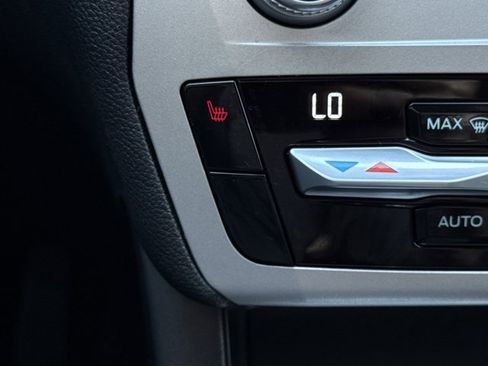 Used 2021 Ford Explorer XLT image 23