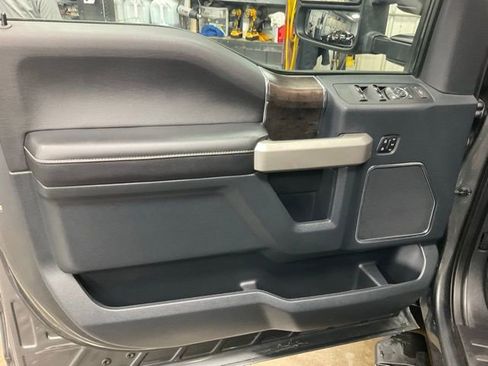 Used 2022 Ford F350 Lariat image 5